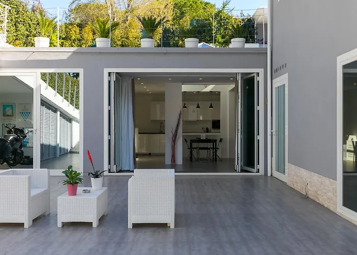 Niclas Luxury Apartments Eur